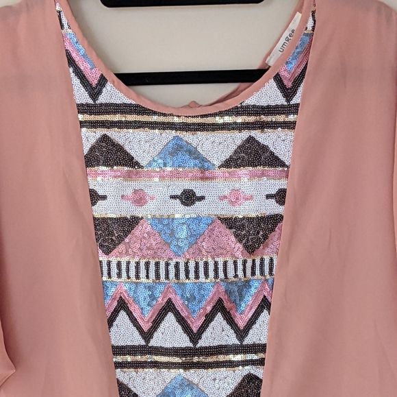 Umgee Medium Sheer Sequined Blouse Unique Draping Back Short Sleeve - Picture 7 of 8
